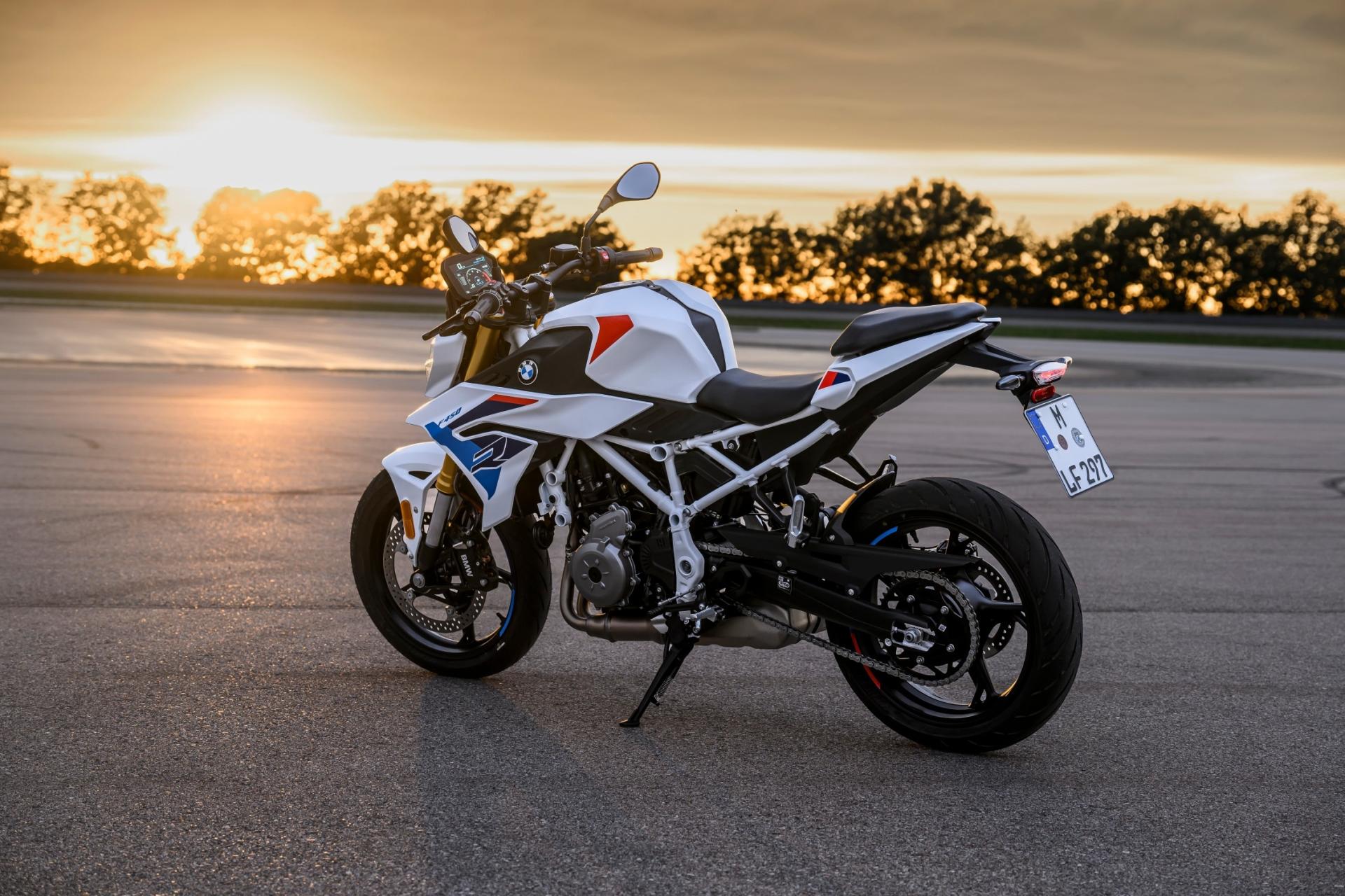 P90655295 lowres bmw f 450 r