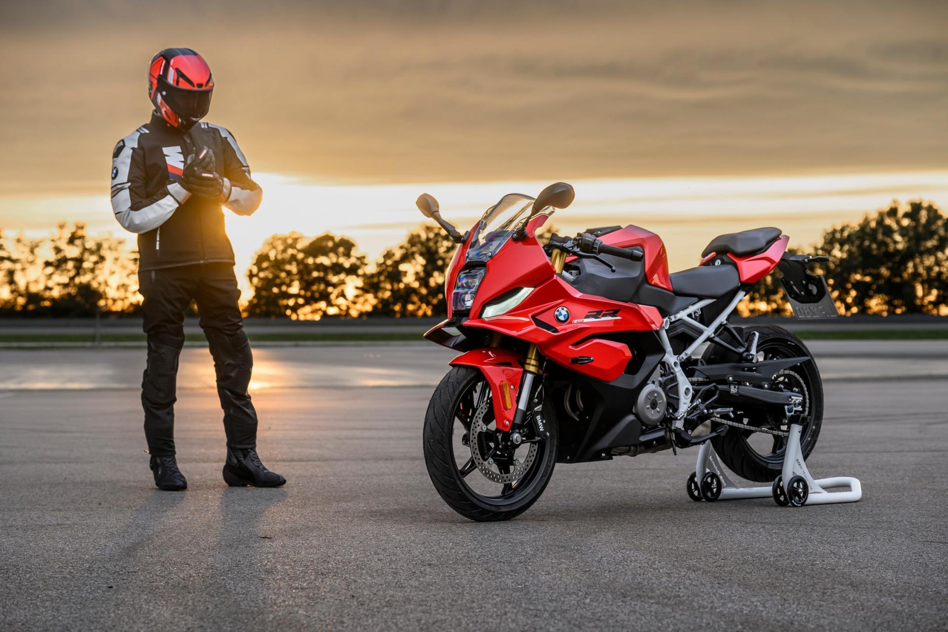 P90659842 lowres bmw f 450 rr