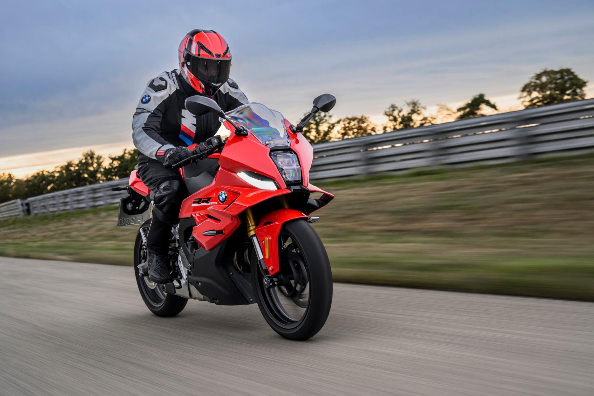 P90659847 lowres bmw f 450 rr