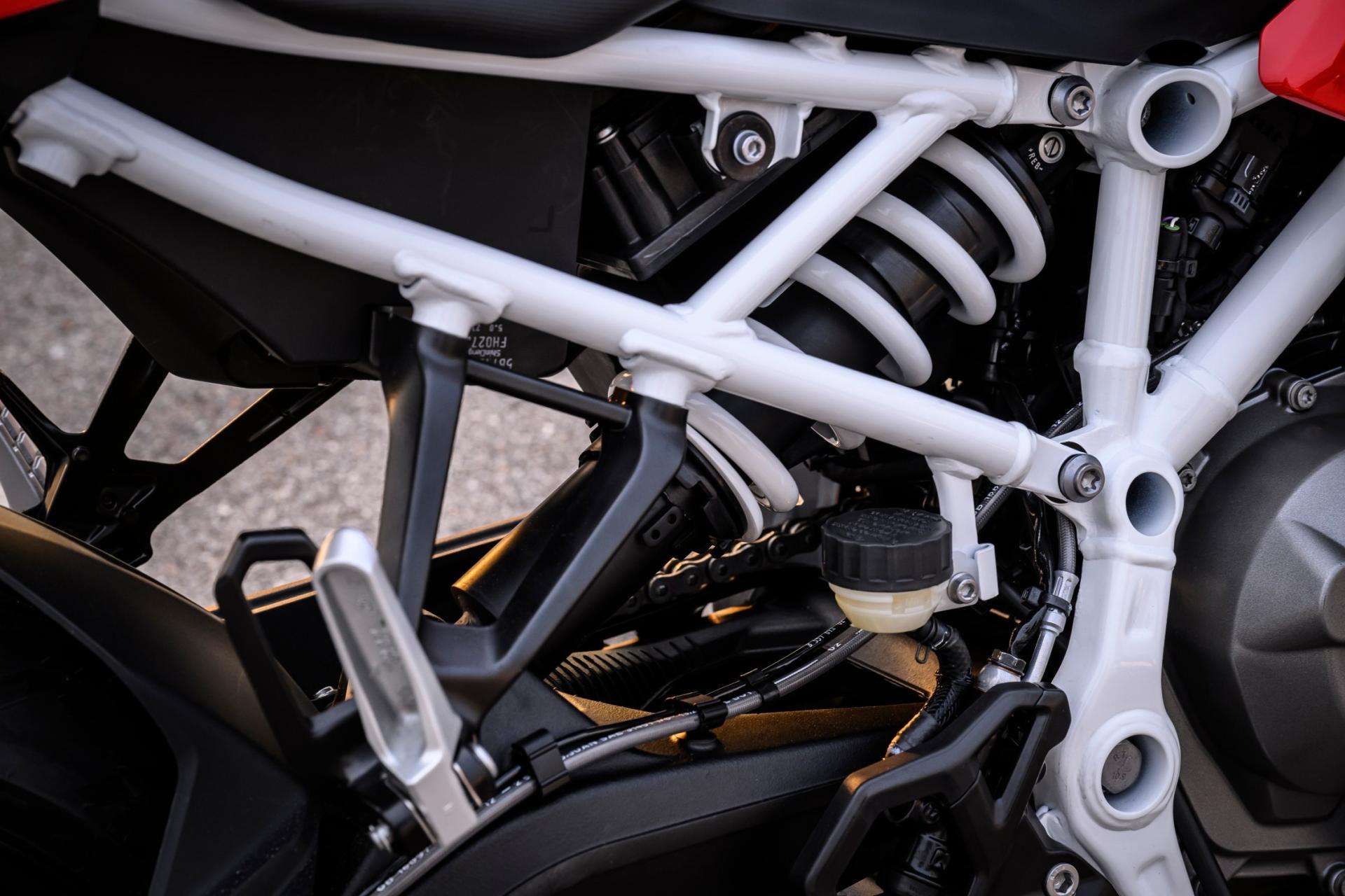 P90659865 lowres bmw f 450 rr